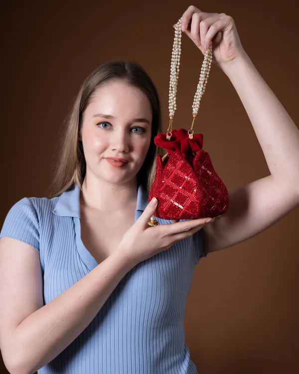 Scarlet_Royale_Sequin_Potli